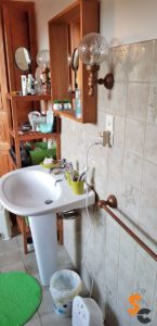 Ancien lavabo blanc