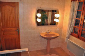Vieille salle de bain miroir ampoule