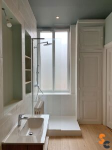 salle de bain chaleureuse